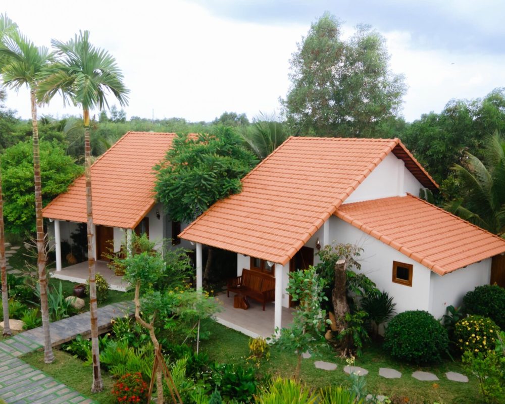 Villa Family Garden View 1