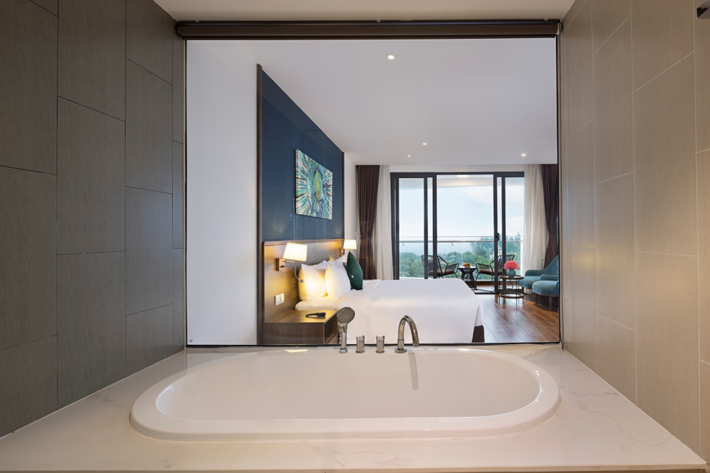 Deluxe Ocean View 8 1